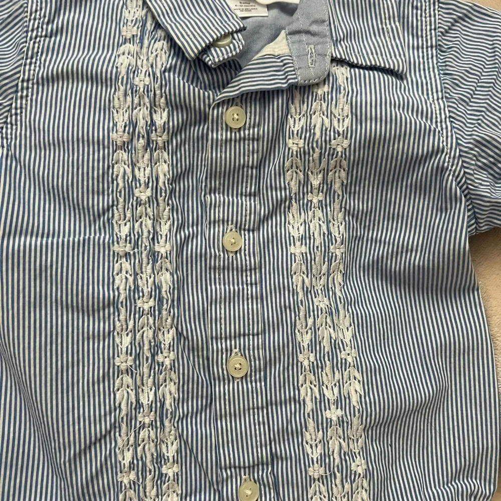 Boys 6-12 month GAP Dress Shirts